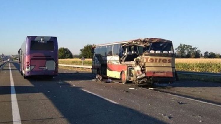 На трассе Одесса-Киев столкнулись два автобуса, погибли два человека