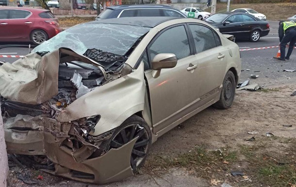 В Харькове столкнулись Honda и Suzuki: пострадали 5 человек