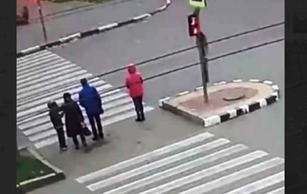 В Харькове водитель сбил пешеходов и скрылся с места происшествия
