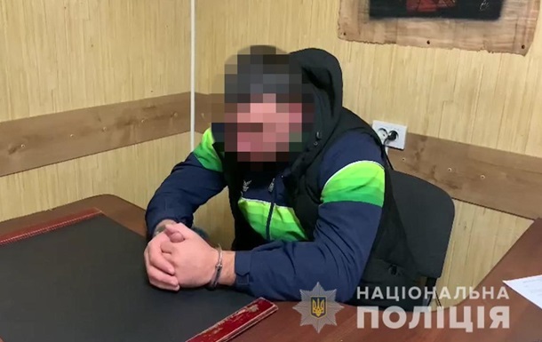 В Одессе четверо пьяных мужчин напали на копа
