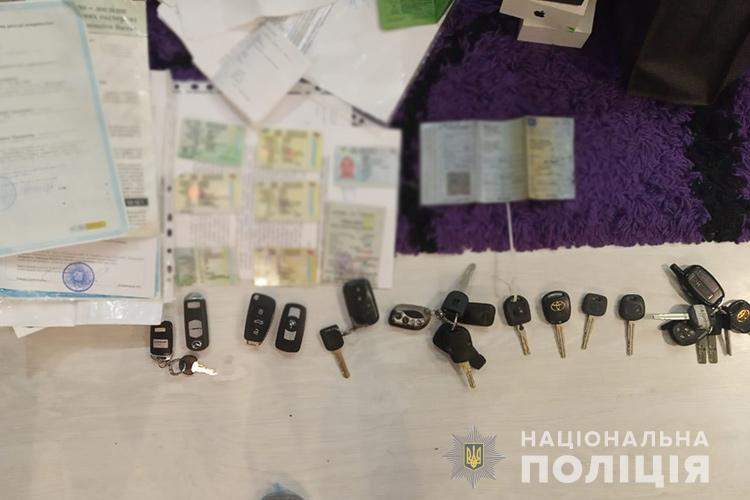 Перегон автомобилей и фальшивые деньги: в Тернопольской области задержаны мошенники