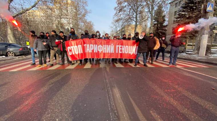 Тарифные протесты поддержали большинство облсоветов по всей Украине