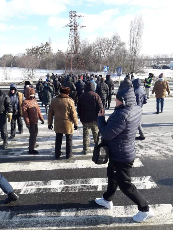 В Лубнах и Мукачево проходят тарифные протесты (ФОТО)