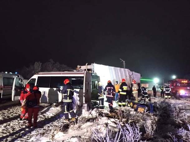 Страшная авария на Прикарпатье: есть жертвы и пострадавшие (ФОТО)