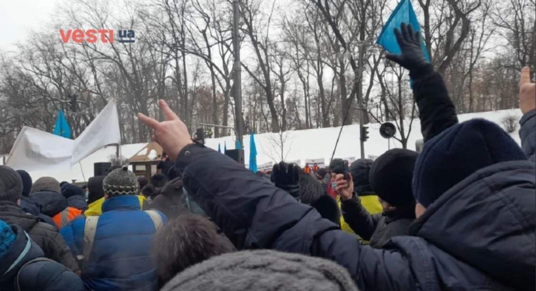 У стен Кабмина протестуют железнодорожники (ФОТО)