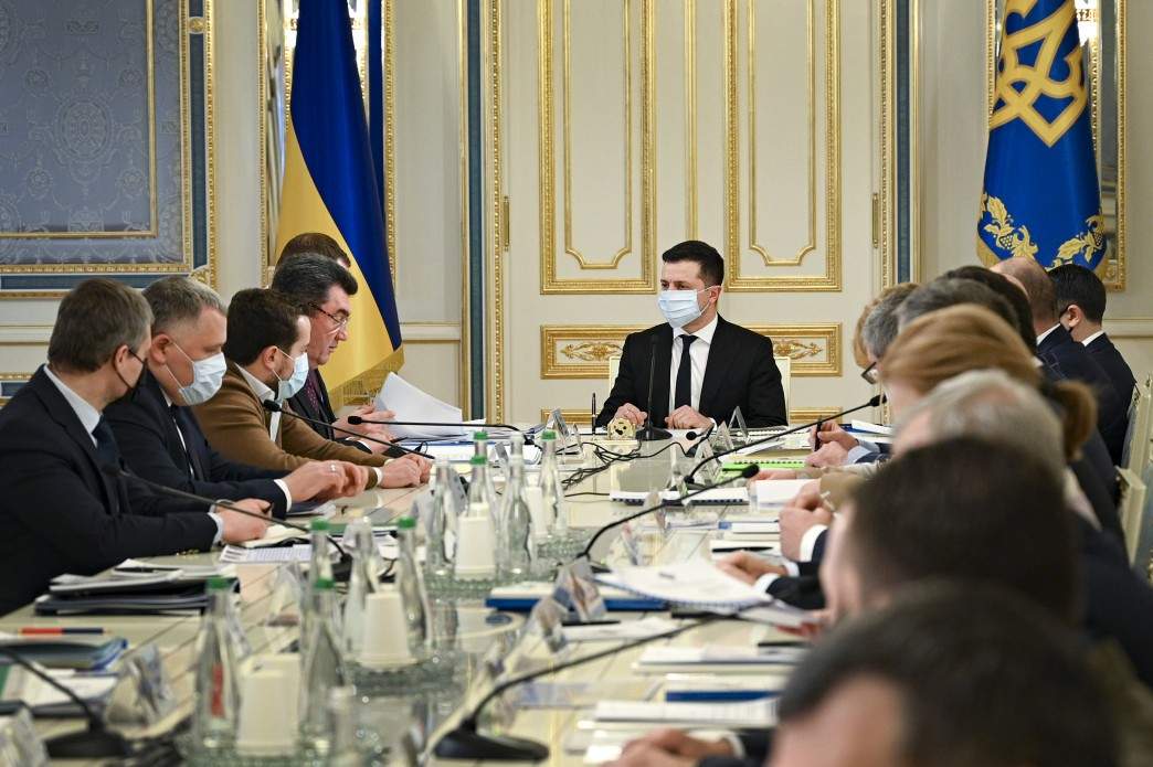СНБО ввел санкции в отношении Захарченко, генералов и контрадмиралов