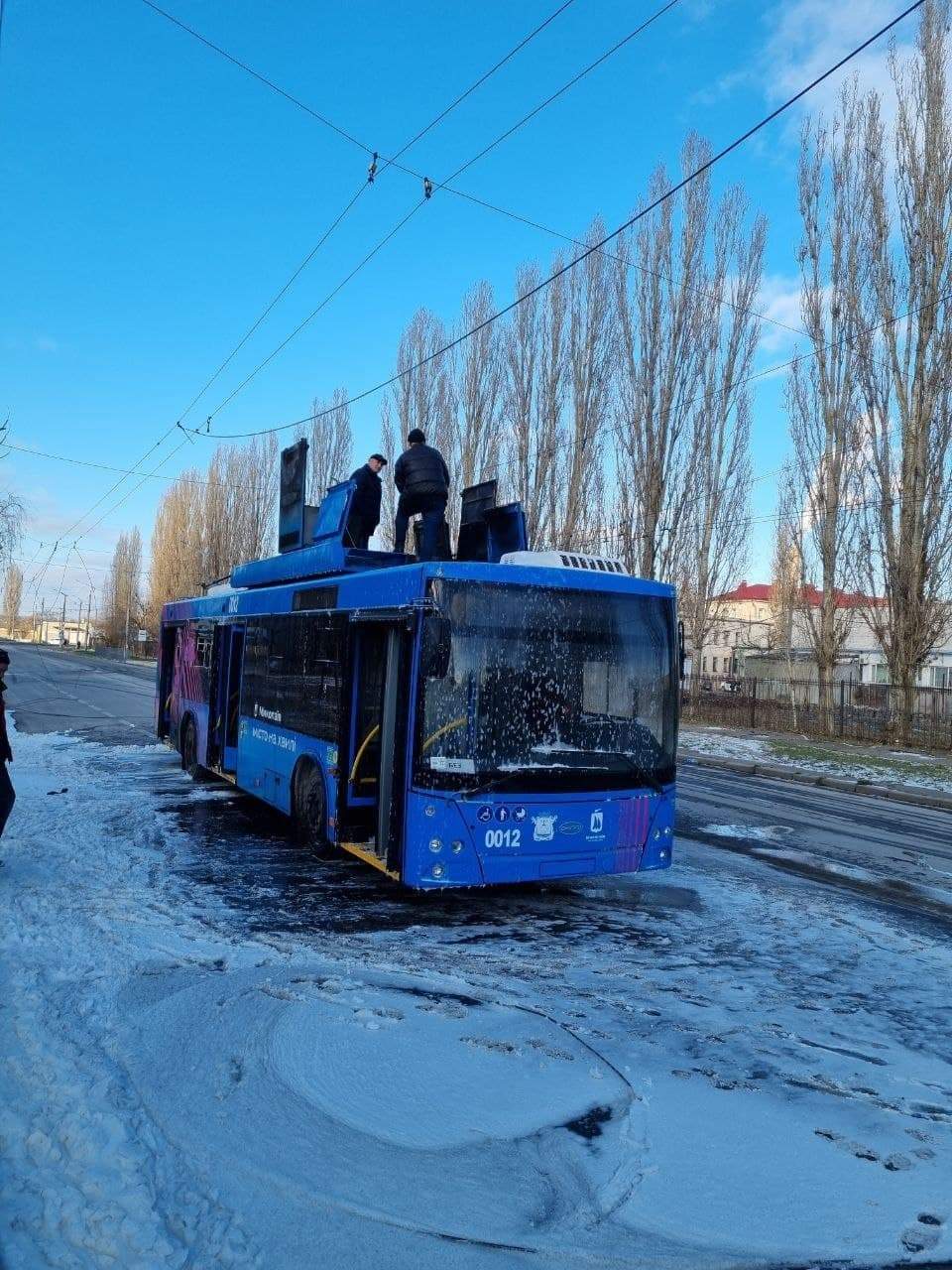 В Николаеве на ходу загорелся новый троллейбус