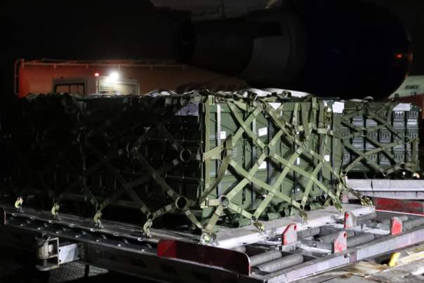 В аэропорт «Борисполь» прибыла первая партия оборонной помощи из США 