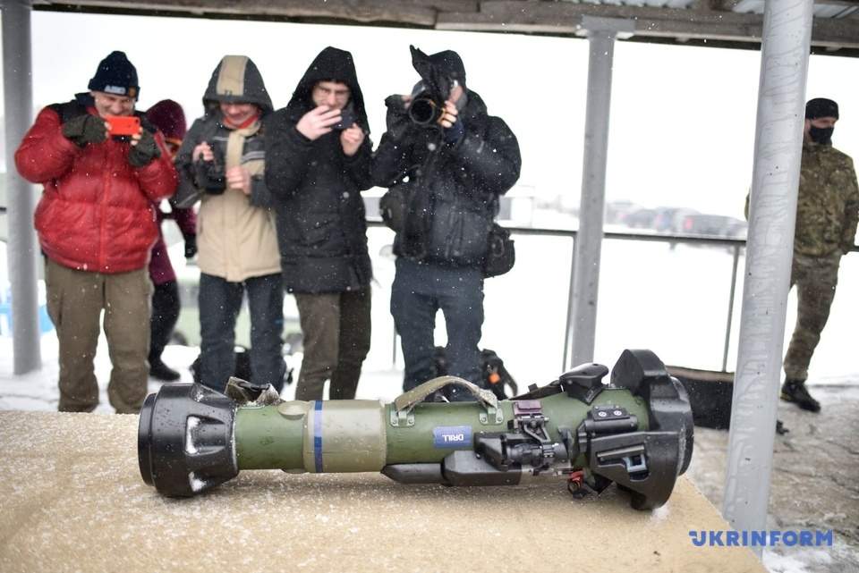 Украинские военные испытали противотанковые ракеты NLAW